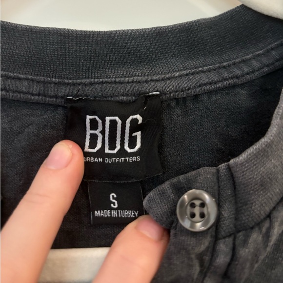 Distressed urban outfitters cropped long sleeve - Picture 3 of 3